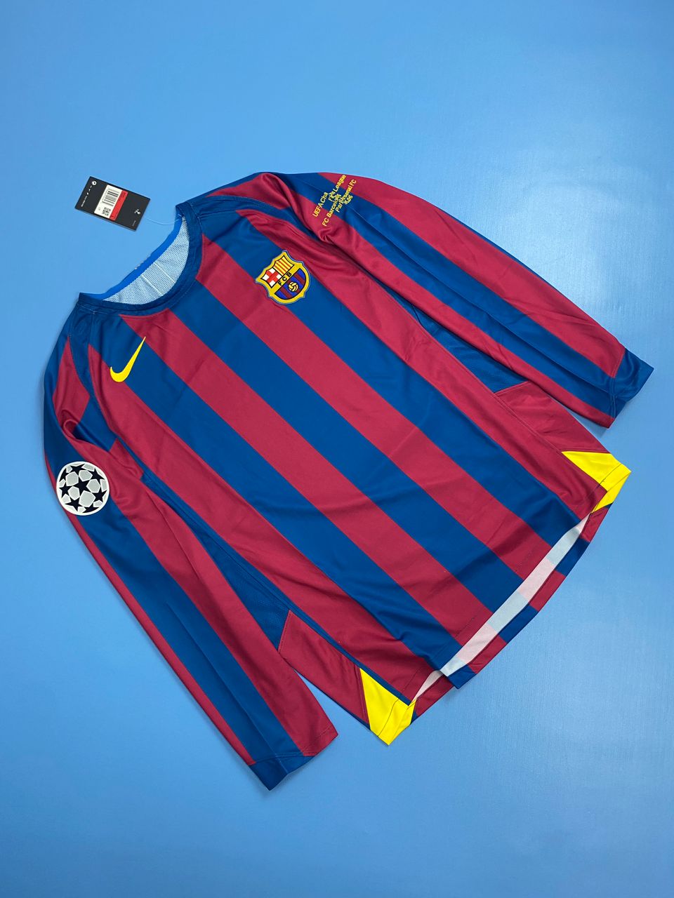 Barcelona 2005/06 UCL Final Home of Champions - Ronaldinho #10 Mens Jersey