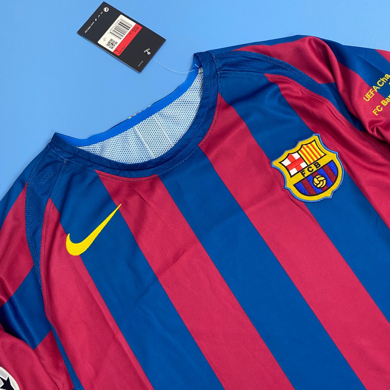 Barcelona 2005/06 UCL Final Home of Champions - Ronaldinho #10 Mens Jersey