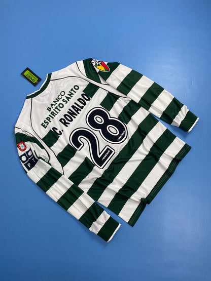 Sporting CP 2002/2003 Home Jersey - Ronaldo #28 Mens