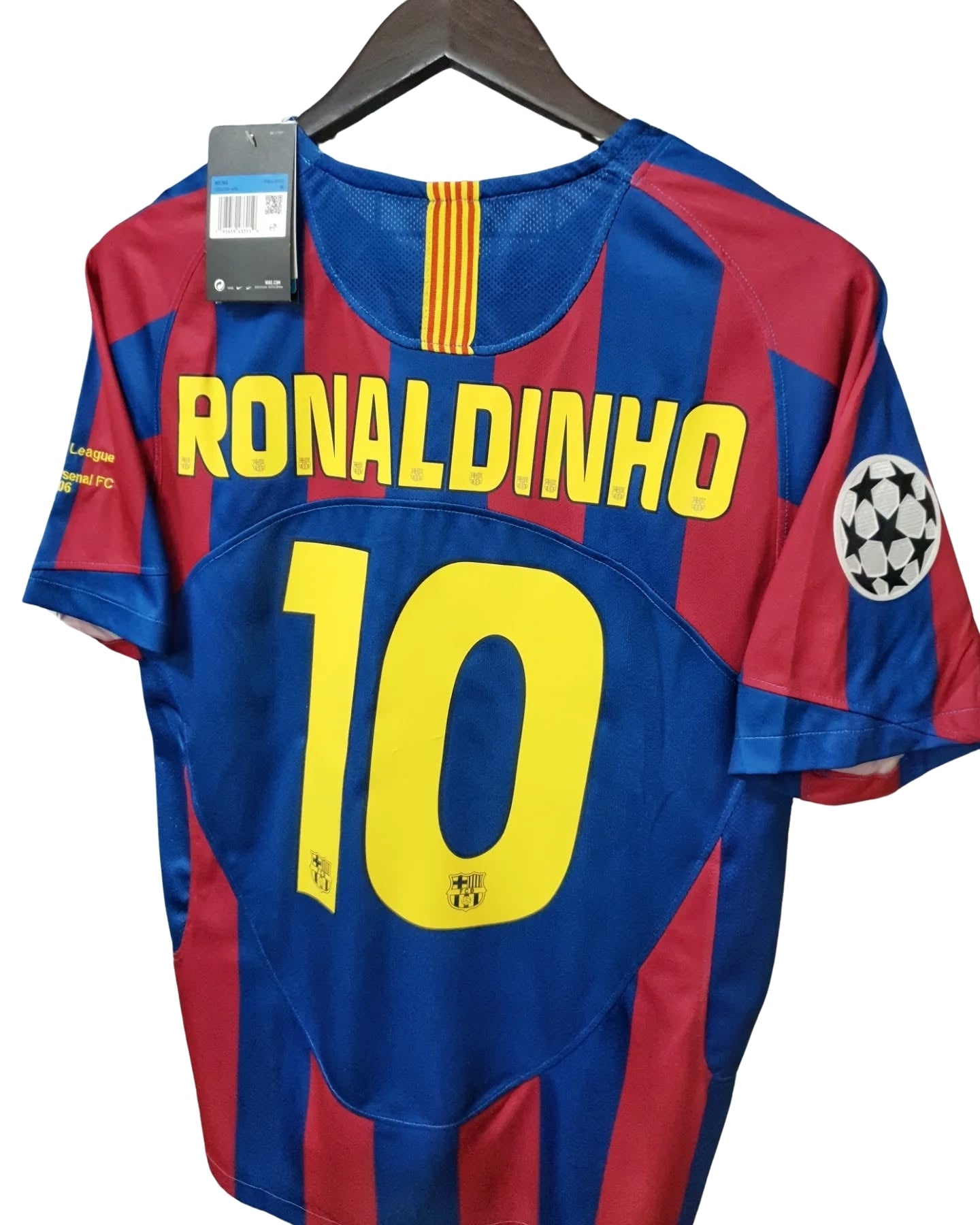 Barcelona 2005/06 UCL Final Home Shirt of Champions - Ronaldinho #10 Jersey