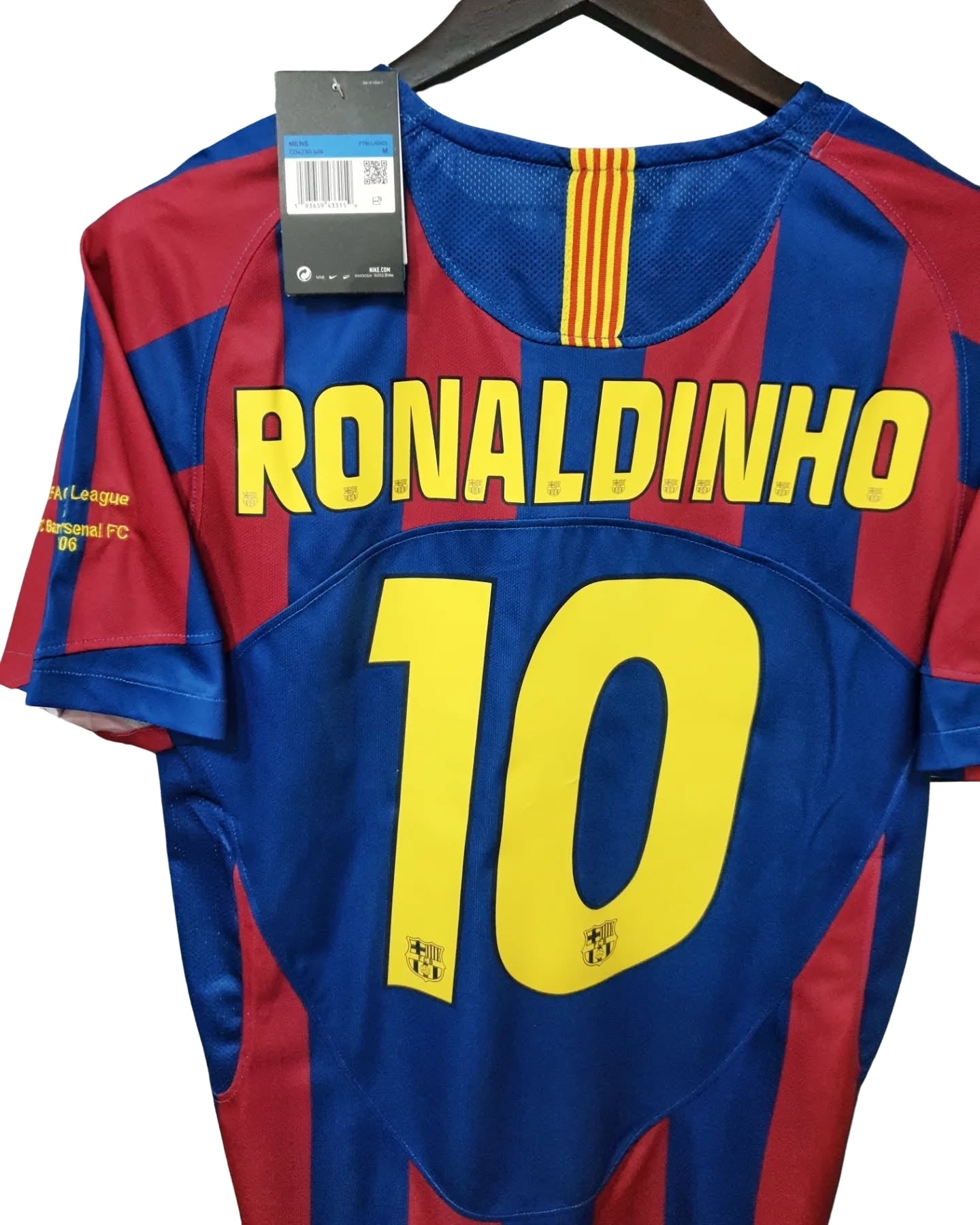Barcelona 2005/06 UCL Final Home Shirt of Champions - Ronaldinho #10 Jersey