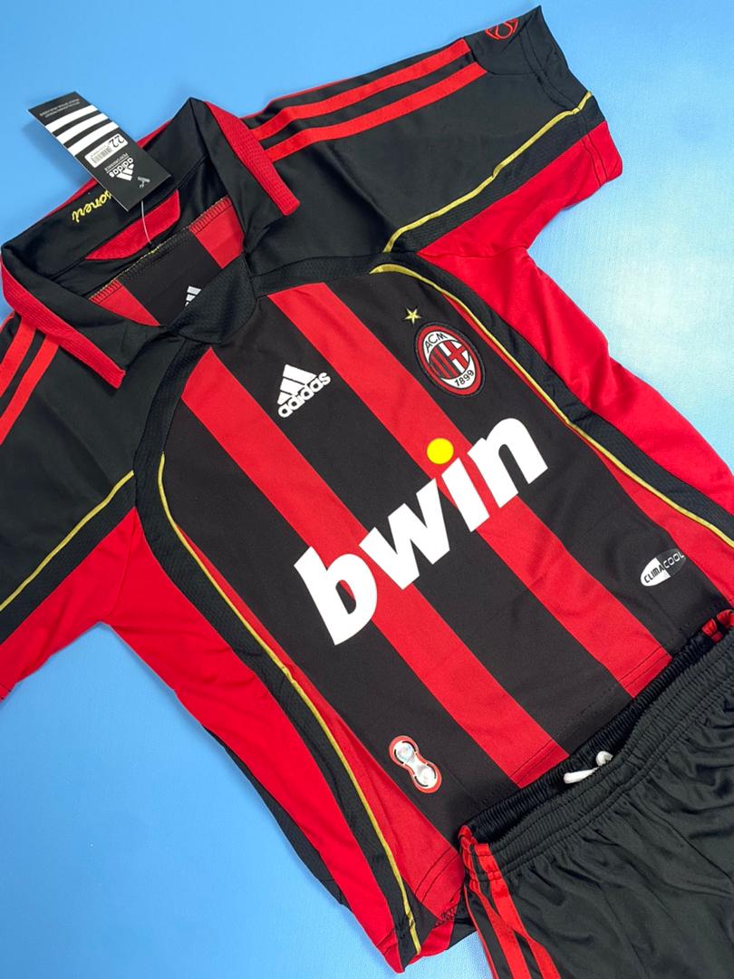 Ronaldinho 80 AC Milan 2008/09 Kids Youth Kit Size